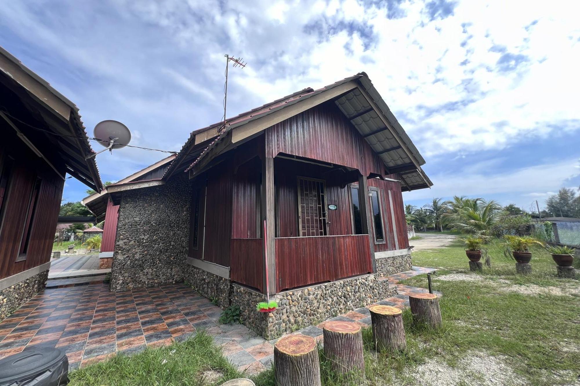 Nurbayu Chalet, Kemaman Kuantan Exterior photo